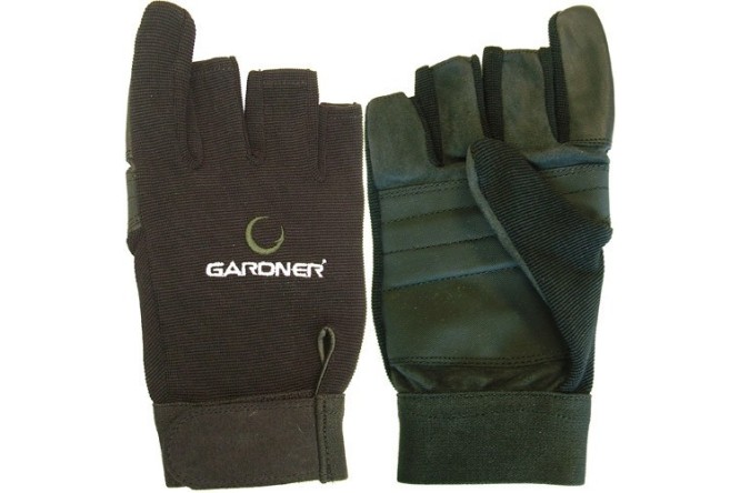 Gardner Casting Glove