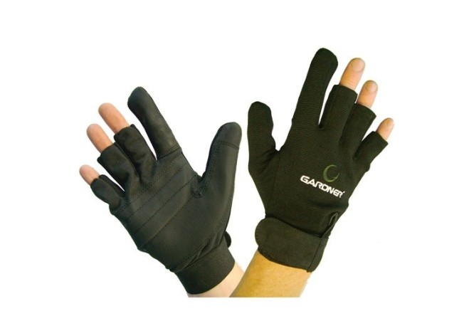 Gardner Casting Glove