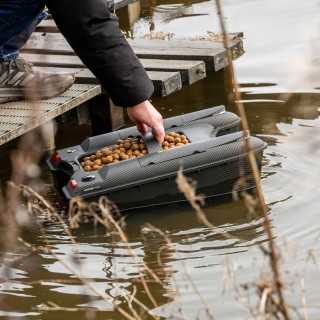 RidgeMonkey Hunter 3000 Bait Boat con Ecoscandaglio 2