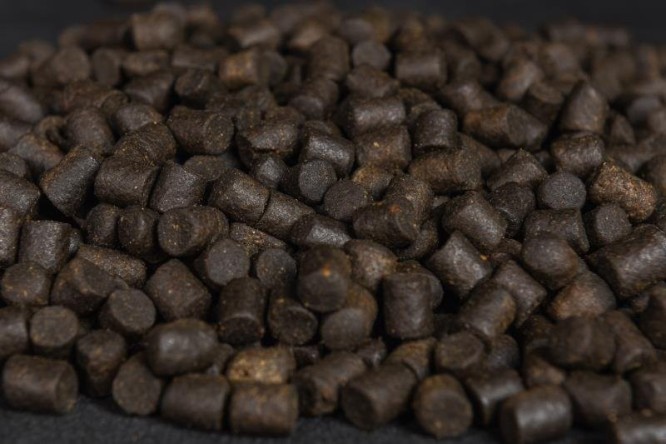 CC Moore Boosted Belachan Pellet 6 mm 1 kg  